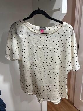Vince Camuto Cream Short Sleeve Blouse with Black Polka Dots